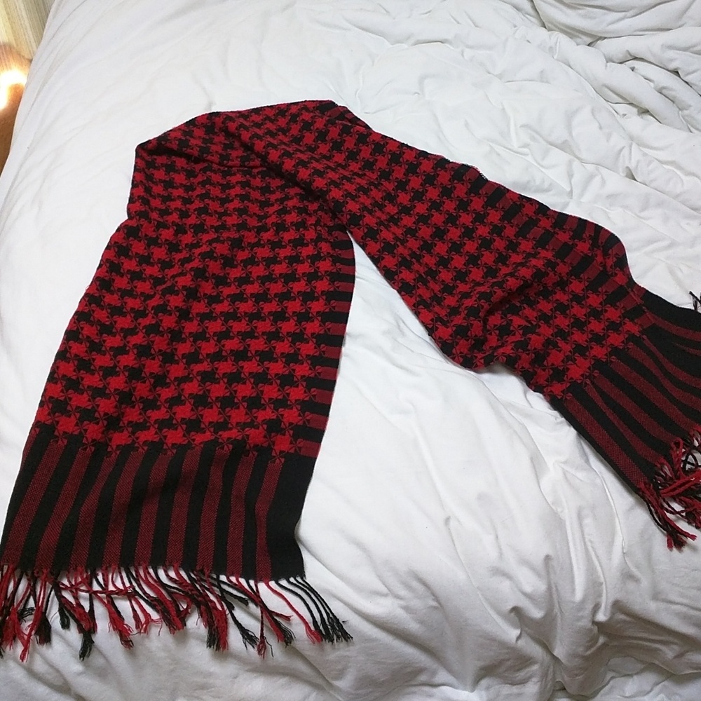 Red and black scarf